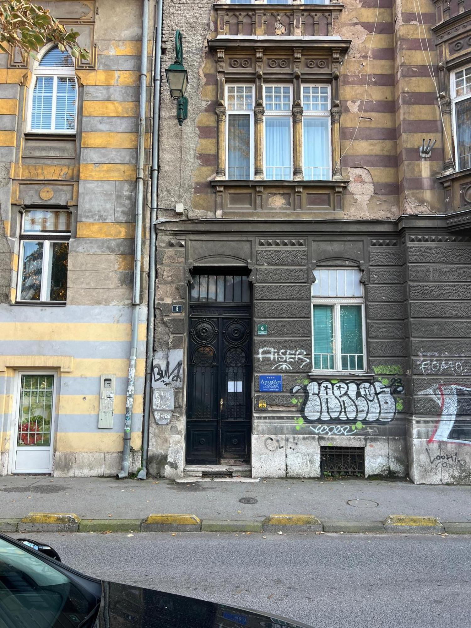 Waterfall Hostel Sarajevo Bagian luar foto